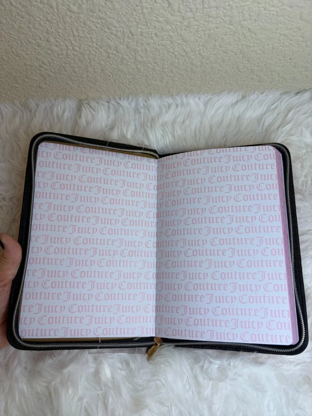 Juicy Couture 2026-2027 18 Month Weekly Planner Pink Zip Around NWT
